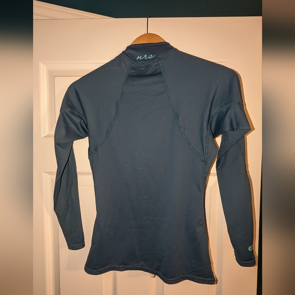 NRS womens sun top/rash guard size small